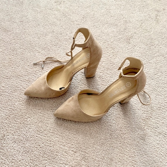 Nude Heels (6.5) - Picture 3 of 3